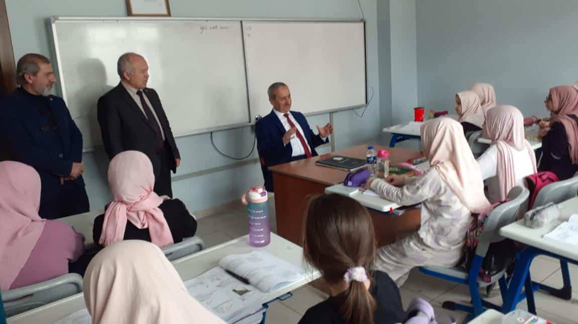 Karabük İl Milli Eğitim Müdürü Sayın Nevzat Akbaş okulumuzu ziyaret etti.